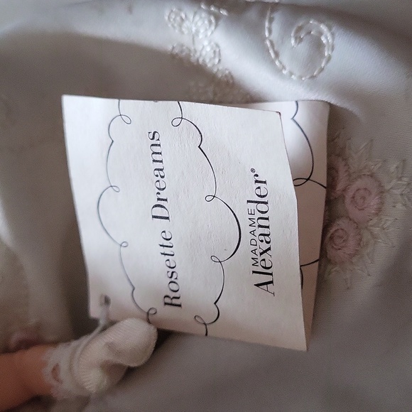 Madame Alexander rare doll was given to me never touched card on porcelain - Picture 3 of 9